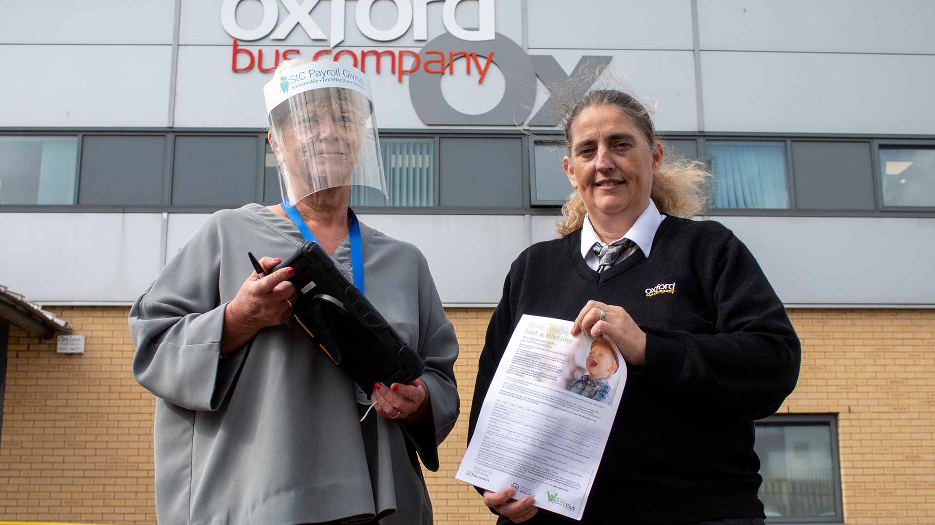 L: Anne Bailey of Barnardo’s and Helena Soanes, Control Duty Manager at Oxford Bus Company