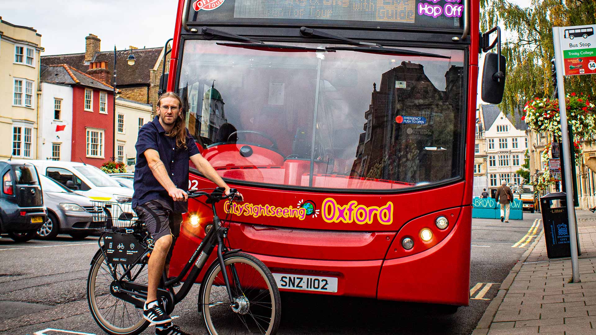 City Sightseeing Oxford combine open-top bus with bicycle tours