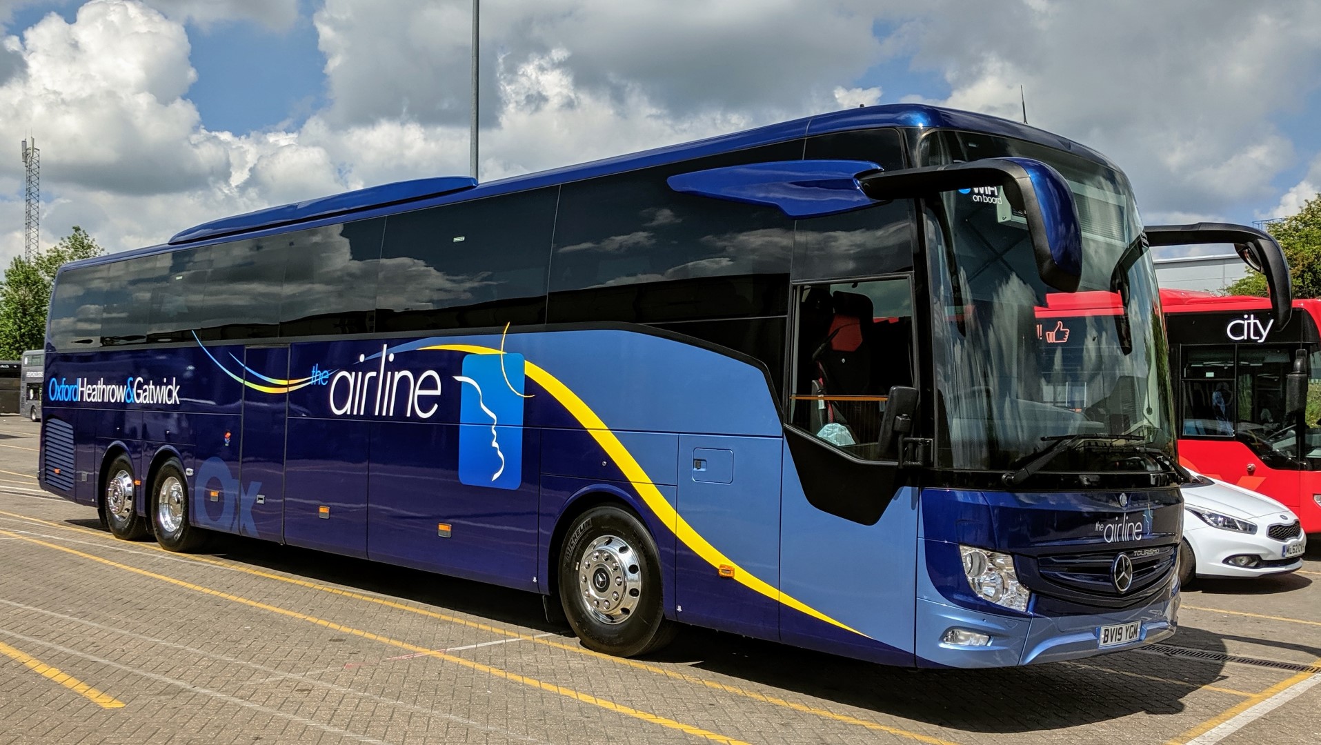 Airline service to Gatwick Airport returning to hourly